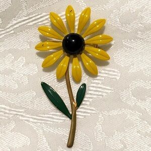 Vtg Enamel Yellow Daisy Brooch or Black Eyed Susan Gold Tone Retro 60s 70s